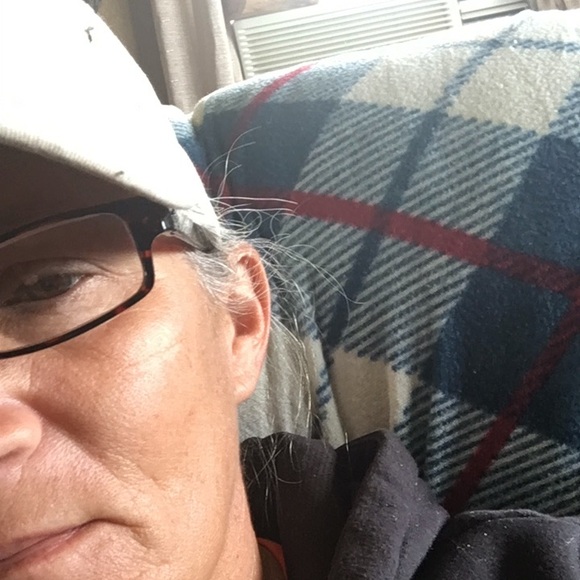 Meet your Posher, Laura - Picture 1 of 1